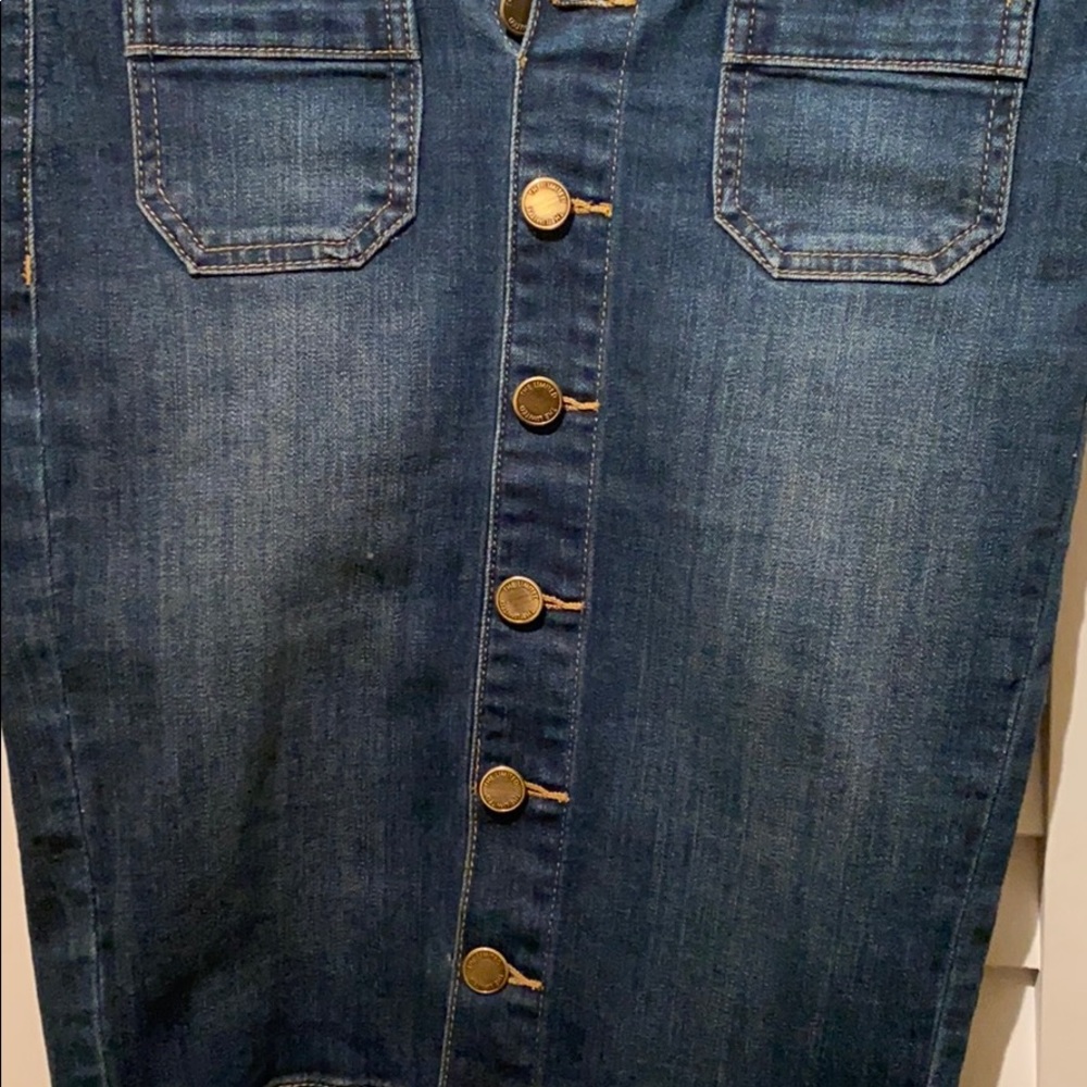 skirt - Picture 2 of 3